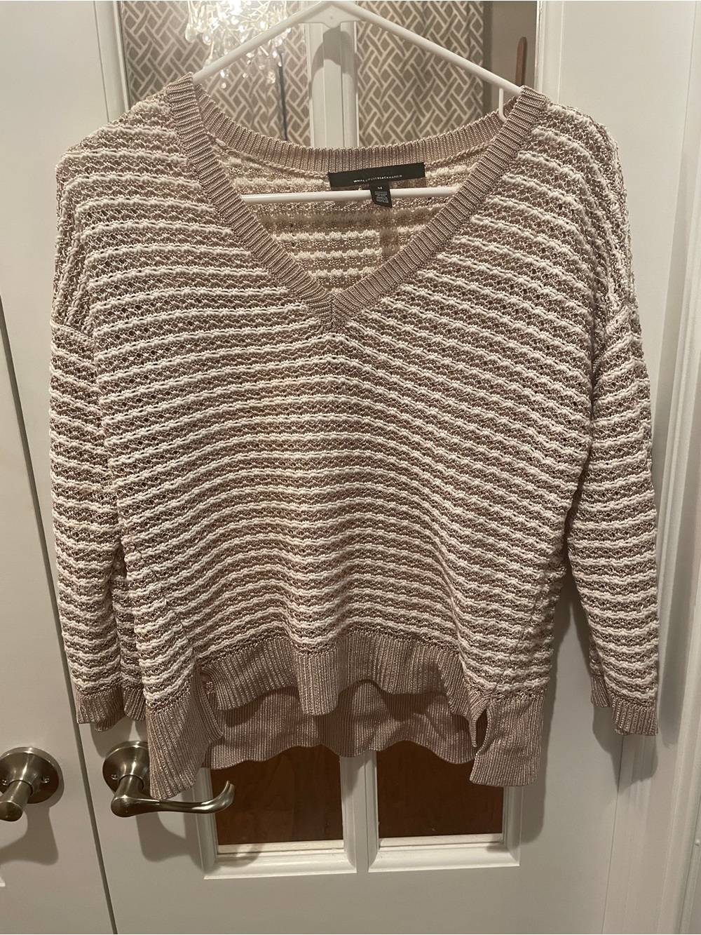 White House Black Market Women's V-Neck Striped Knit Sweater - Taupe and Cream
